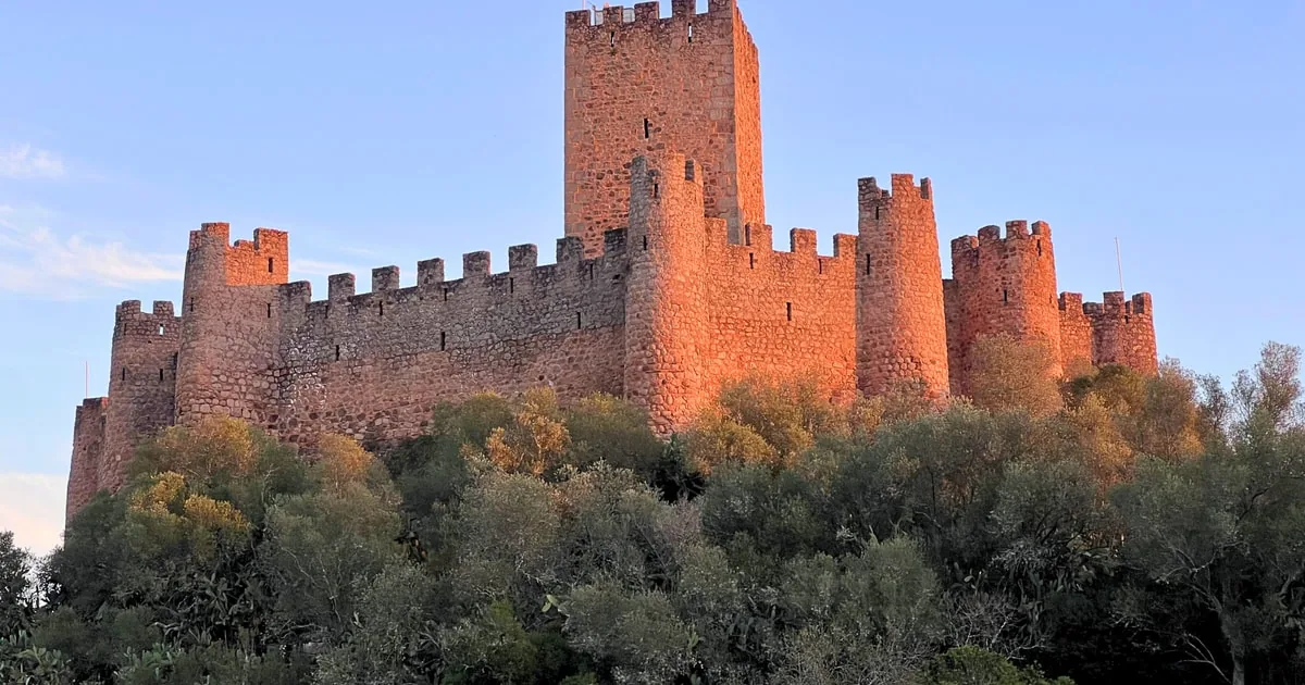 Lisbon: Knights Templar Tour - Almourol, Tomar and Convent of Christ