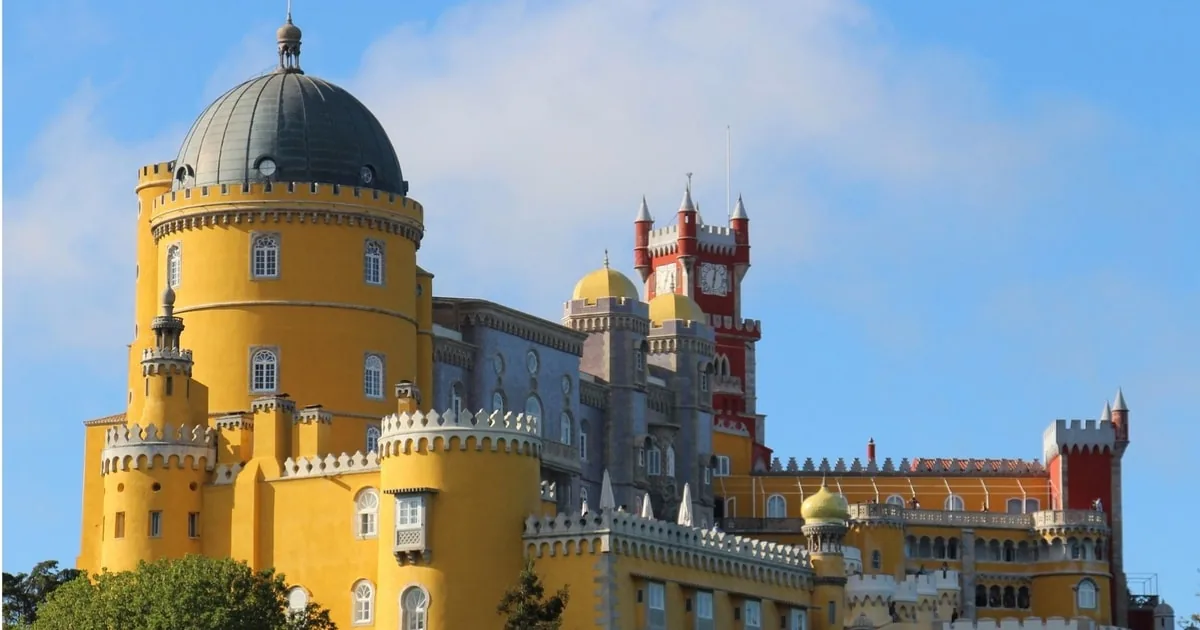 Lisbon: Sintra, Pena, Regaleira & Cabo Roca Coast & Cascais